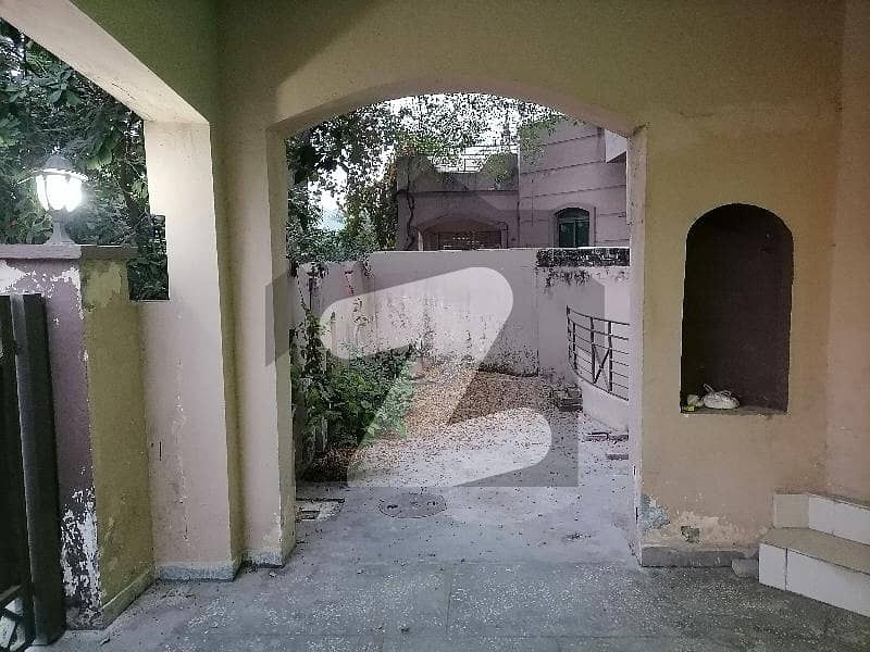 Centrally Located House Available In Askari 10 - Sector E For sale