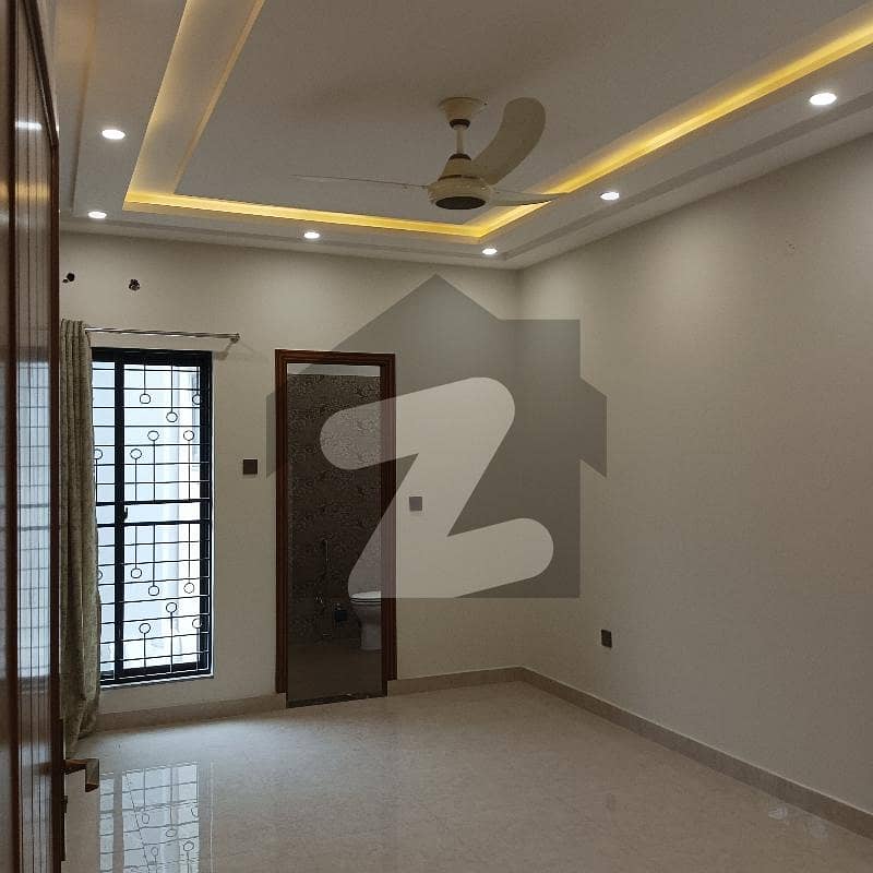 10 Marla upper portion for rent in lake city Lahore