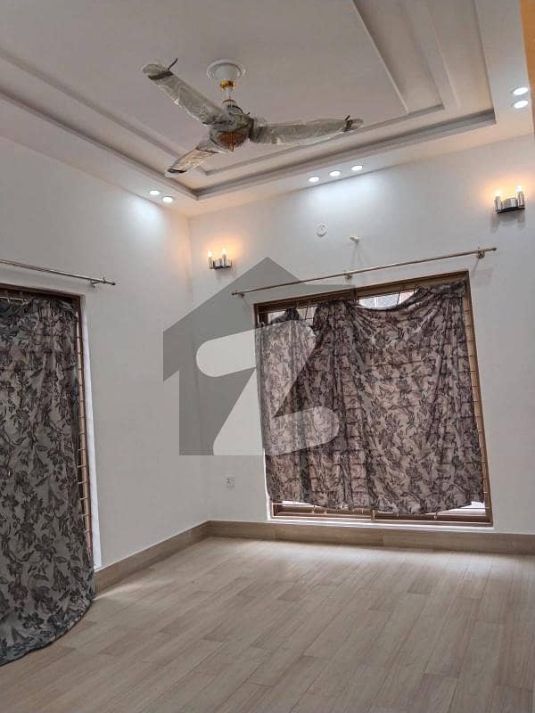 بحریہ آرچرڈ لاہور میں 3 کمروں کا 6 مرلہ مکان 60.0 ہزار میں کرایہ پر دستیاب ہے۔