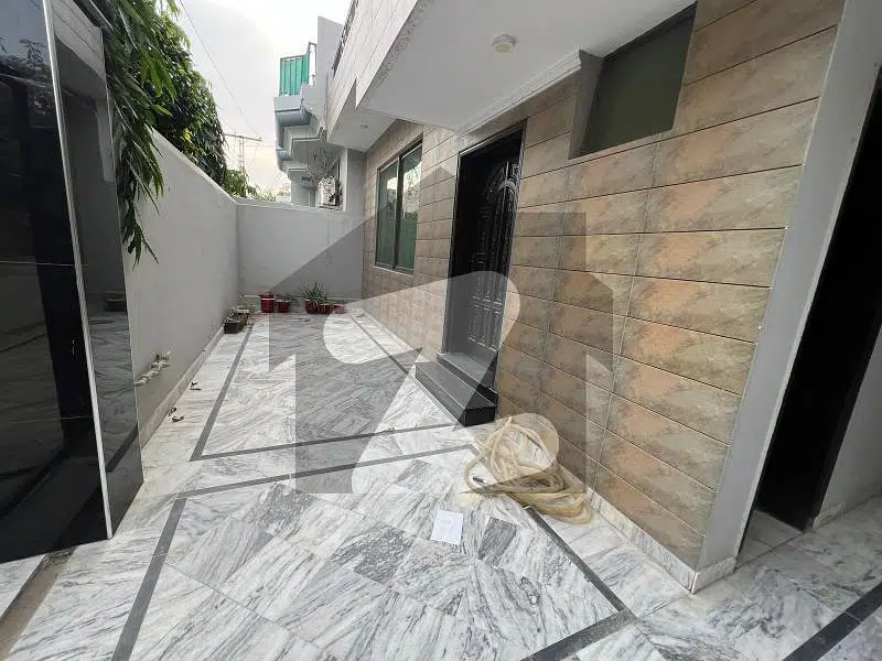 10 MARLA DOUBLE-STOREY HOUSE AVAILABLE FOR RENT IN JOHAR TOWN