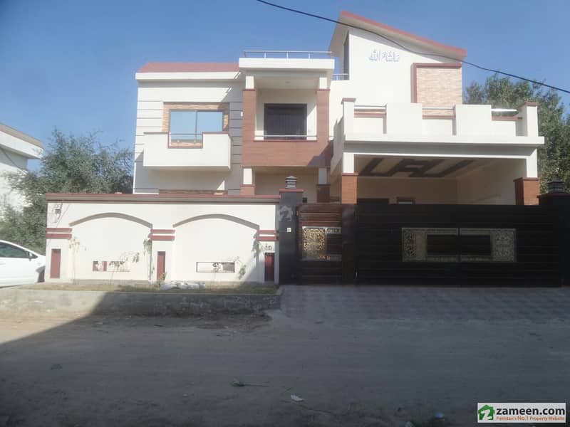 5 Bedrooms 12 Marla House For Sale