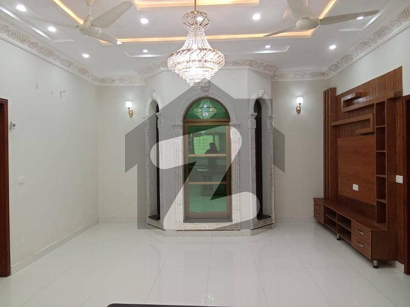 بحریہ آرچرڈ فیز 1 بحریہ آرچرڈ,لاہور میں 5 کمروں کا 10 مرلہ مکان 1.05 لاکھ میں کرایہ پر دستیاب ہے۔
