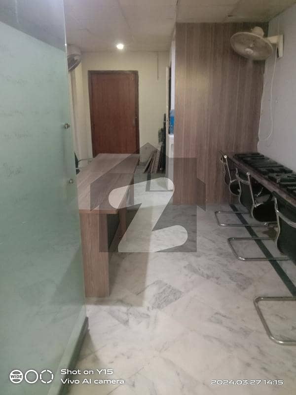 ایف ۔ 11 مرکز ایف ۔ 11,اسلام آباد میں 1 کمرے کا 1 مرلہ دفتر 25.0 ہزار میں کرایہ پر دستیاب ہے۔