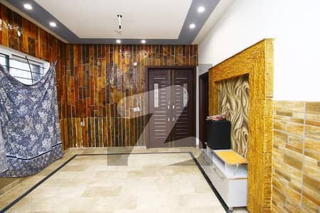 حسن ولاز فیصل آباد میں 3 کمروں کا 4 مرلہ مکان 1.28 کروڑ میں برائے فروخت۔