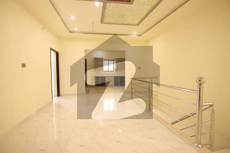 خیابان کالونی 3 فیصل آباد میں 6 کمروں کا 10 مرلہ مکان 2.7 کروڑ میں برائے فروخت۔