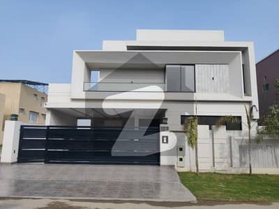 1 Kanal Brand New House On 45 Ft Road Near to Park