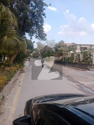 888 Square Yard Plot Available At F-8 Prime Location Of Islamabad