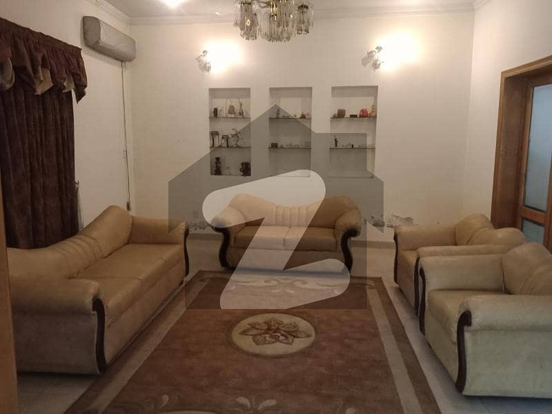 1 Kanal Beautiful House Available For Family