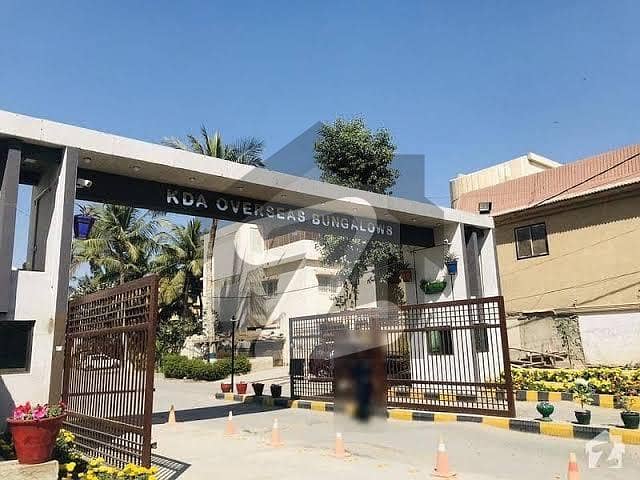 کے ڈی اے اوورسیز بنگلوز گلستانِ جوہر,کراچی میں 4 کمروں کا 11 مرلہ مکان 8.5 کروڑ میں برائے فروخت۔