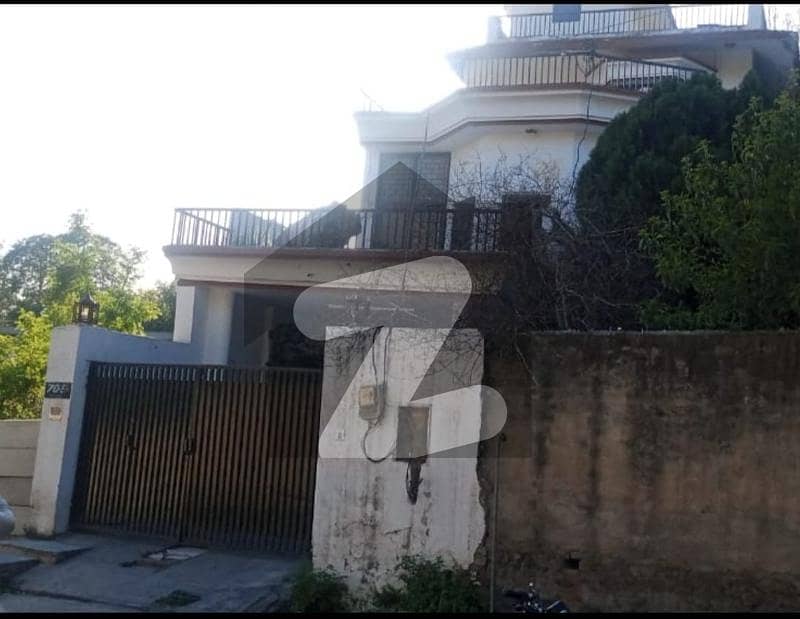 تلسا روڈ راولپنڈی میں 7 کمروں کا 7 مرلہ مکان 2.6 کروڑ میں برائے فروخت۔