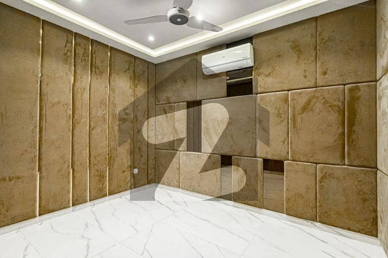 ڈی ایچ اے فیز 6 ڈیفنس (ڈی ایچ اے),لاہور میں 5 کمروں کا 1 کنال مکان 10.7 کروڑ میں برائے فروخت۔