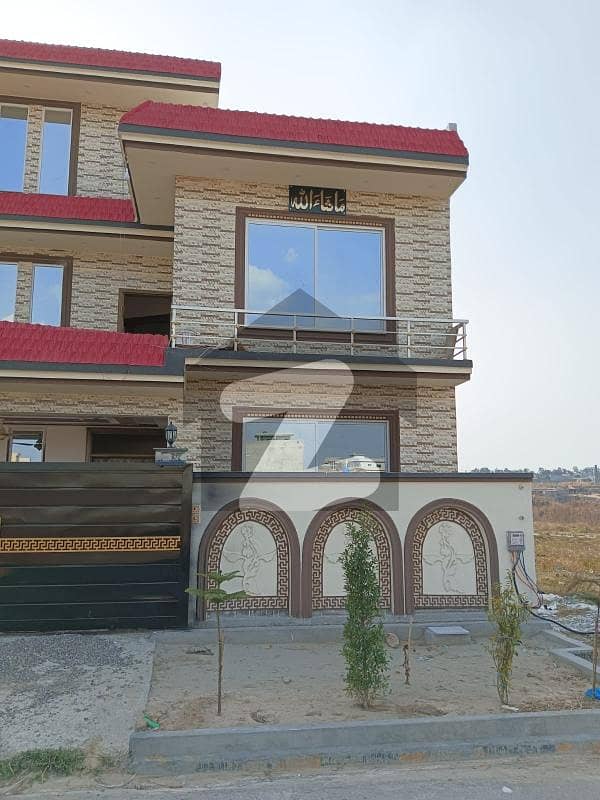 10 Marla Residential House For Sale In University Town Islamabad