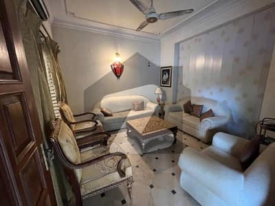 کینال برگ - بلاک سی کنال برگ,لاہور میں 5 کمروں کا 10 مرلہ مکان 3.5 کروڑ میں برائے فروخت۔