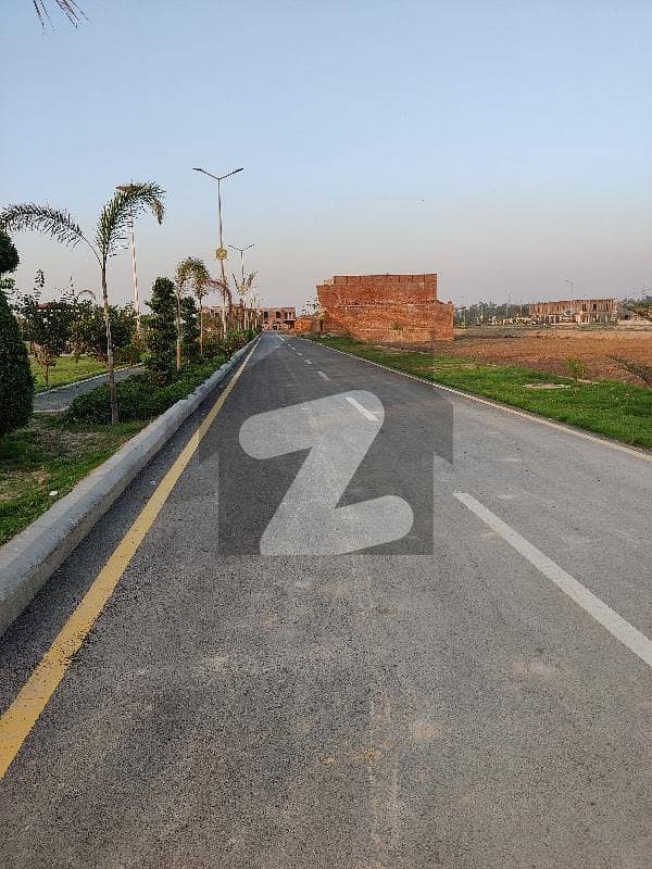 مکہ گارڈن فیصل آباد میں 13 مرلہ رہائشی پلاٹ 1.17 کروڑ میں برائے فروخت۔