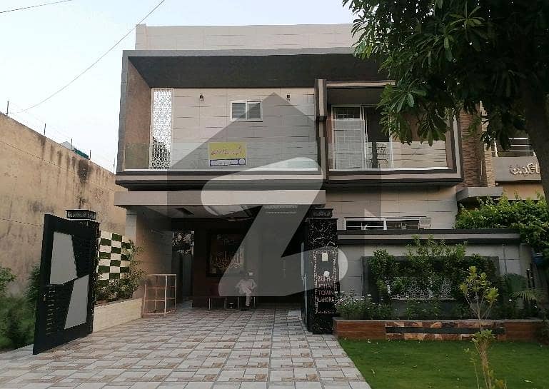 جوہر ٹاؤن فیز 2 جوہر ٹاؤن,لاہور میں 5 کمروں کا 12 مرلہ مکان 6.25 کروڑ میں برائے فروخت۔