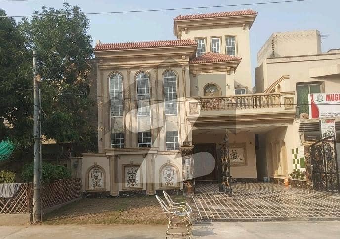 House Of 12 Marla Is Available In Contemporary Neighborhood Of Johar Town