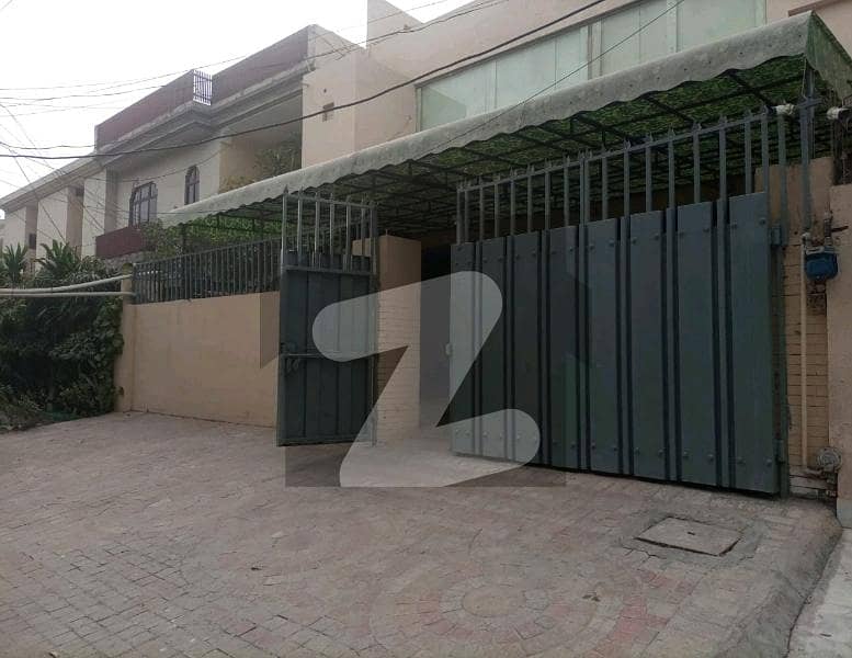 House Of 15 Marla Is Available In Contemporary Neighborhood Of Johar Town