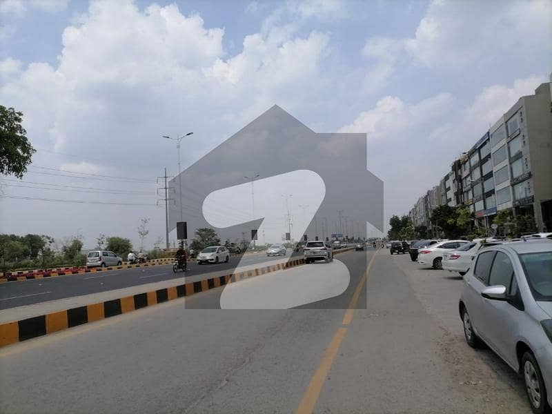 ڈی ایچ اے فیز 6 - بلاک بی فیز 6,ڈیفنس (ڈی ایچ اے),لاہور میں 1 کنال رہائشی پلاٹ 6.2 کروڑ میں برائے فروخت۔