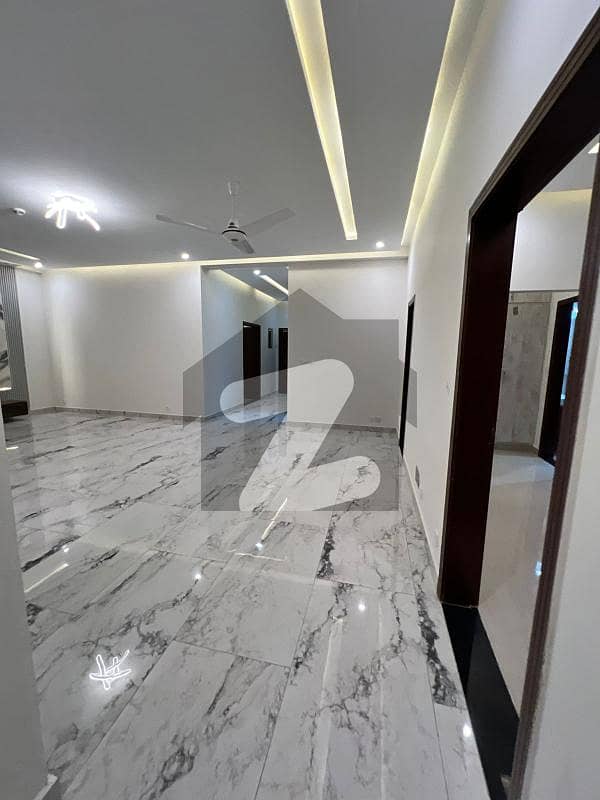 Brand New 13 Marla 04 Bedroom Luxury Apartment Available For Rent In Sec D Askari 11 Lahore