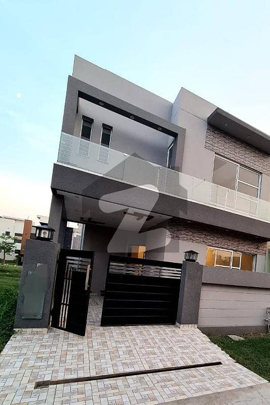 Like Brand New 5 Marla Luxury House Available For Rent in DHA Phase 9