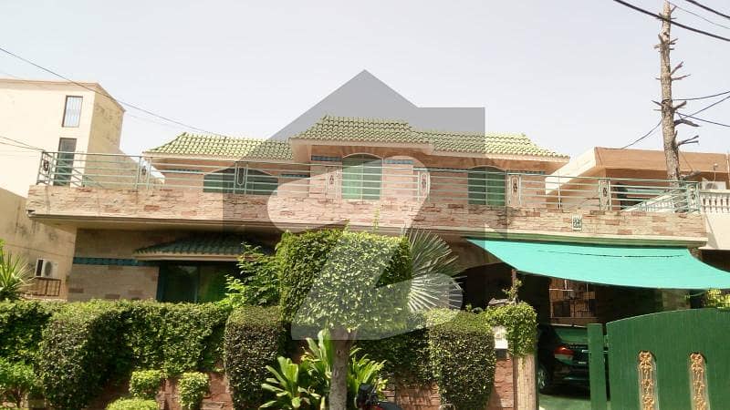 1 Kanal Well Maintained House is available for Sale in DHA Phase 1 Lahore