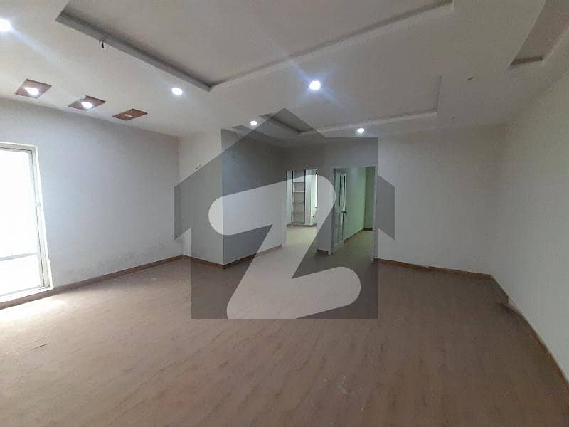 I-8. Markaz commcial office available for rent 1000. Square Feet main Duble Road location more options available