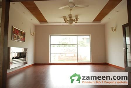 1 Kanal Excellent Bungalow For Rent 1 Kanal Excellent Bungalow For Rent