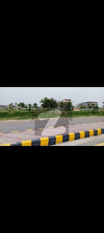 NEAR TO MAIN ROAD ONE KANAL PLOT FOR SALE IN LOCTED DHA PHASE 8 BLOCK S