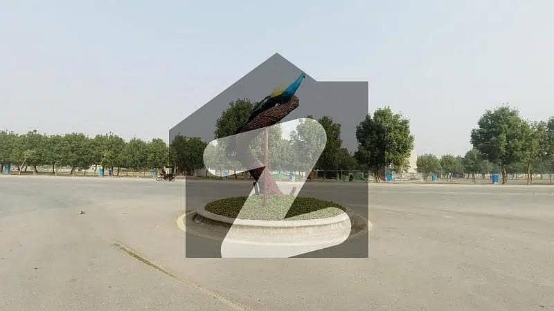 5 MARLA OPEN FORM NO TRANSFER FEE COMMERICAL PLOT FOR SALE IN VERY REASONABLE PRICE