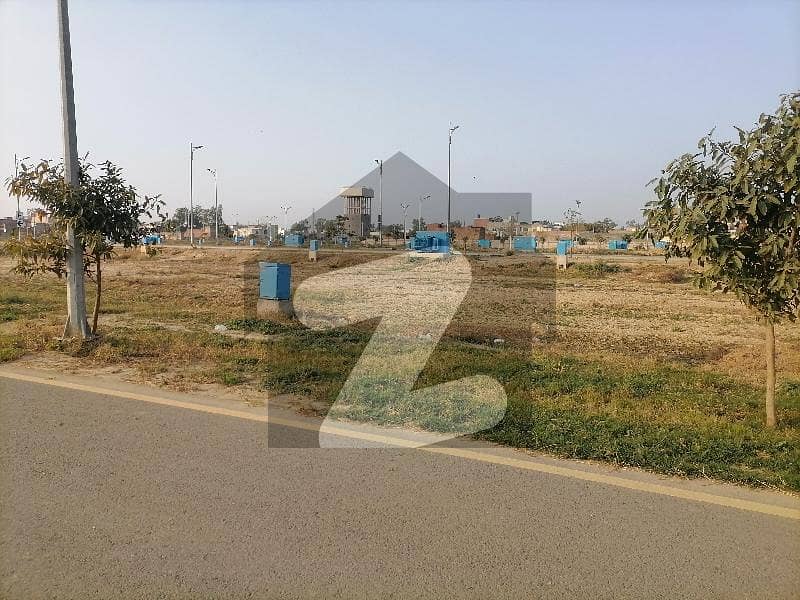 5 Marla Ideal Location Plot Available For Sale