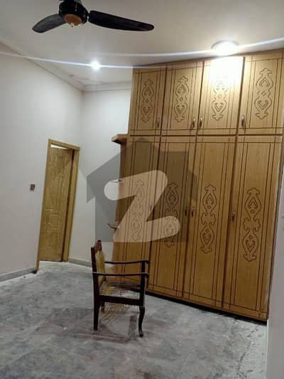 بنی گالہ اسلام آباد میں 5 کمروں کا 10 مرلہ مکان 1.1 لاکھ میں کرایہ پر دستیاب ہے۔