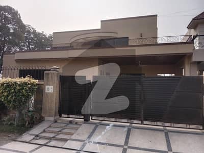 20 Marla Slightly Used House At Prime Location For Sale In DHA Phase 4 Lahore.