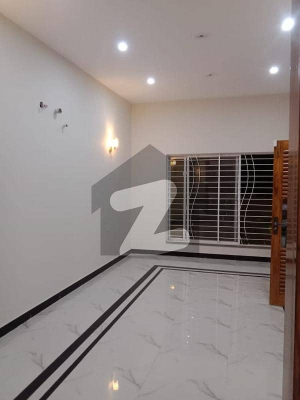 10 Marla Brand New Ultra Desinge House with Basement For Rent In Overseas A Bahria Town Lahore