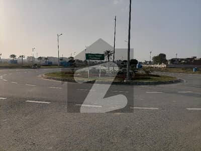 5 MARLA PRIME LOCATION PLOT FOR SALE DHA 9 TOWN