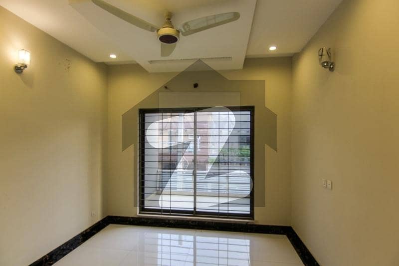 اسٹیٹ لائف ہاؤسنگ سوسائٹی لاہور میں 3 کمروں کا 5 مرلہ مکان 60.0 ہزار میں کرایہ پر دستیاب ہے۔