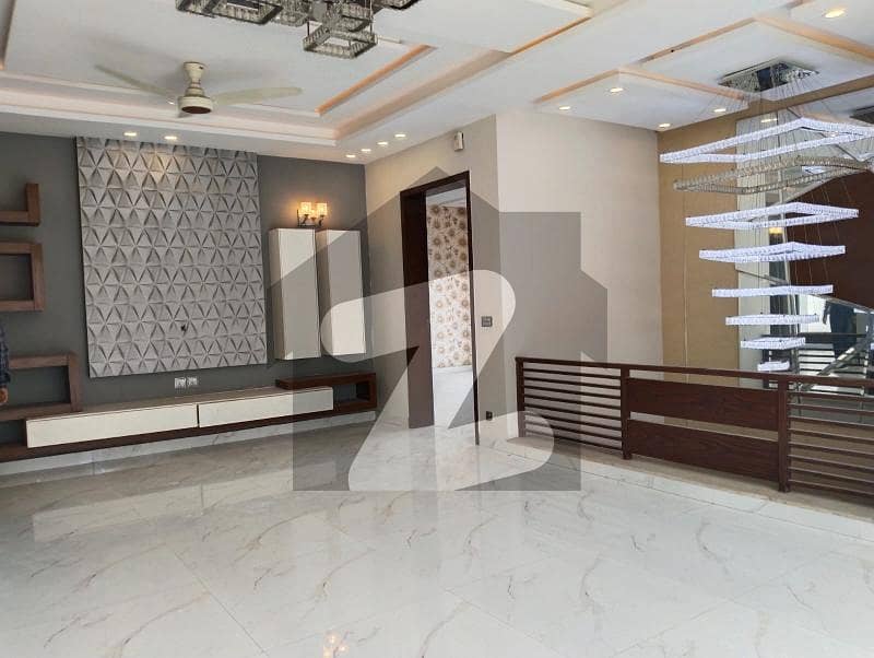 بحریہ ٹاؤن سیکٹر ای بحریہ ٹاؤن,لاہور میں 5 کمروں کا 10 مرلہ مکان 85.0 ہزار میں کرایہ پر دستیاب ہے۔