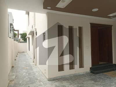 10 Marla Full House For Sale In Sector C Bahria Town, Lahore