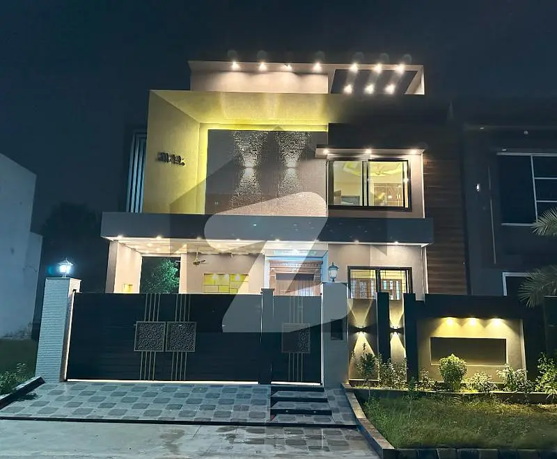 New Modern House 10 Marla In EE Block Main Boulevard Facing Park For Sale