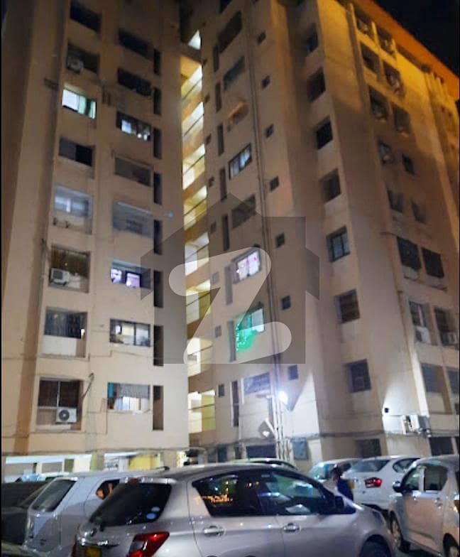 فریرے ٹاؤن کراچی میں 4 کمروں کا 13 مرلہ فلیٹ 5.0 کروڑ میں برائے فروخت۔