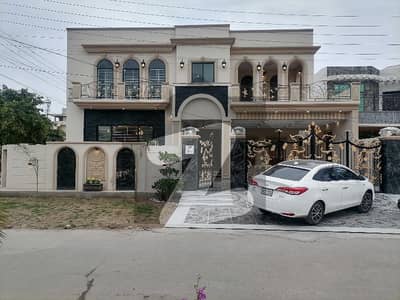 Aesthetic Corner House Of 20 Marla For sale Is Available