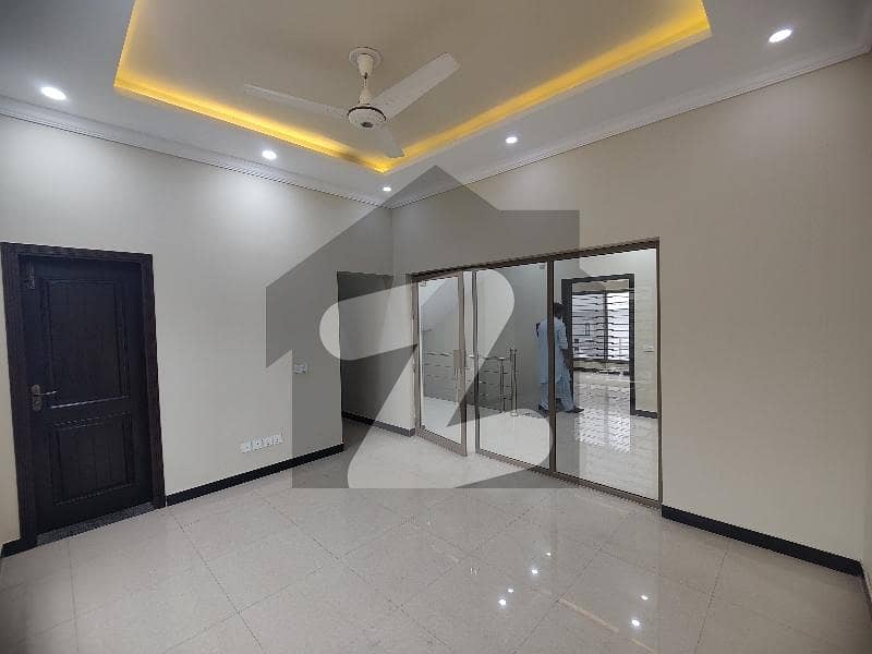 bahria enclave sector B1 5 Marla house available for rent