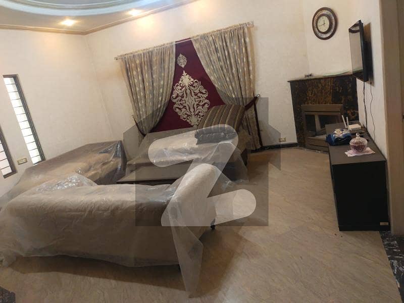 پنجاب کوآپریٹو ہاؤسنگ سوسائٹی لاہور میں 3 کمروں کا 10 مرلہ مکان 1.9 لاکھ میں کرایہ پر دستیاب ہے۔