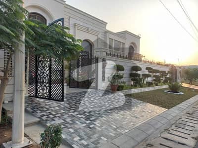 1000 Yards Portion For Rent DHA Phase 8 Every Things Is Separate