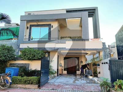 10 Marla Owner Build House For Sale In Bahria Town