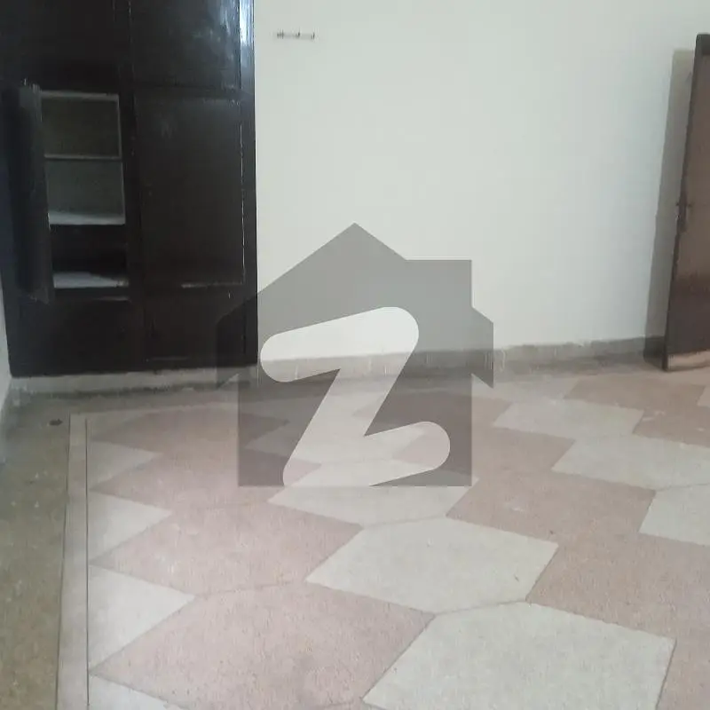 10 Marla Lower Portion For rent In Allama Iqbal Town - Nishtar Block Lahore In Only Rs. 70000
