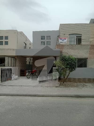 8 Marla House Safari Villas Bahria Town Lahore Good Location With Gas Double Kitchen A To Z Renovated