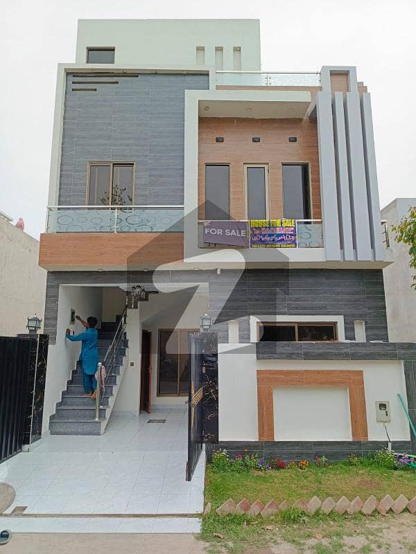الکبیر ٹاؤن - فیز 2 الکبیر ٹاؤن,رائیونڈ روڈ,لاہور میں 3 کمروں کا 3 مرلہ مکان 1.25 کروڑ میں برائے فروخت۔