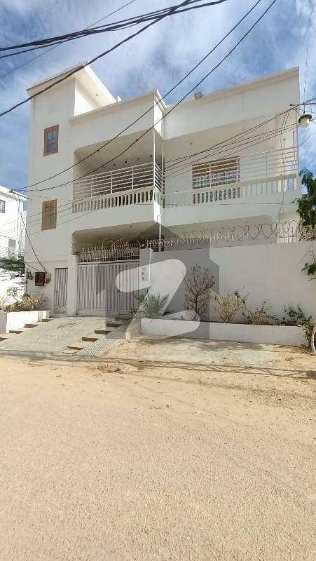 6 bed DD Independent House Available For Rent in Gulistan e jauhar