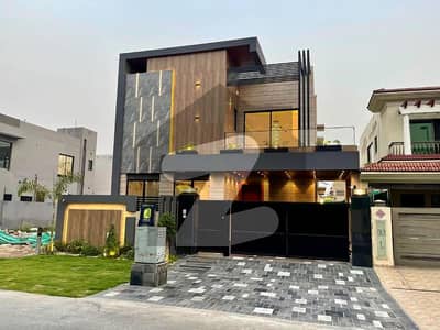 10 Marla Modern House For Sale