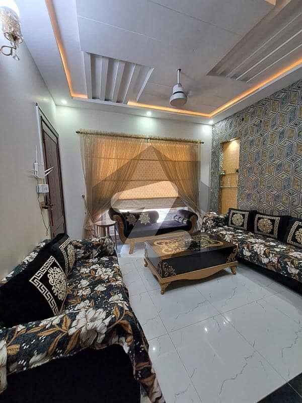 ڈی ایچ اے 11 رہبر لاہور میں 3 کمروں کا 5 مرلہ مکان 2.1 کروڑ میں برائے فروخت۔